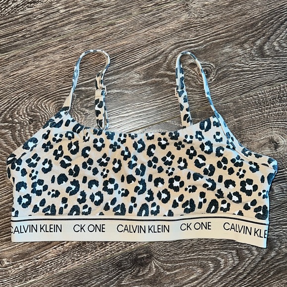 Calvin Klein Animal Print Sports Bra - Picture 1 of 3